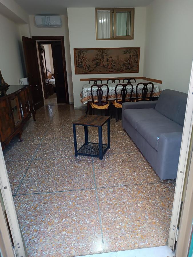 Hortis Apartment, 5 Persone, 2 Camere, Balcone, Metro C E Tram Per Il Centro Rome Bagian luar foto