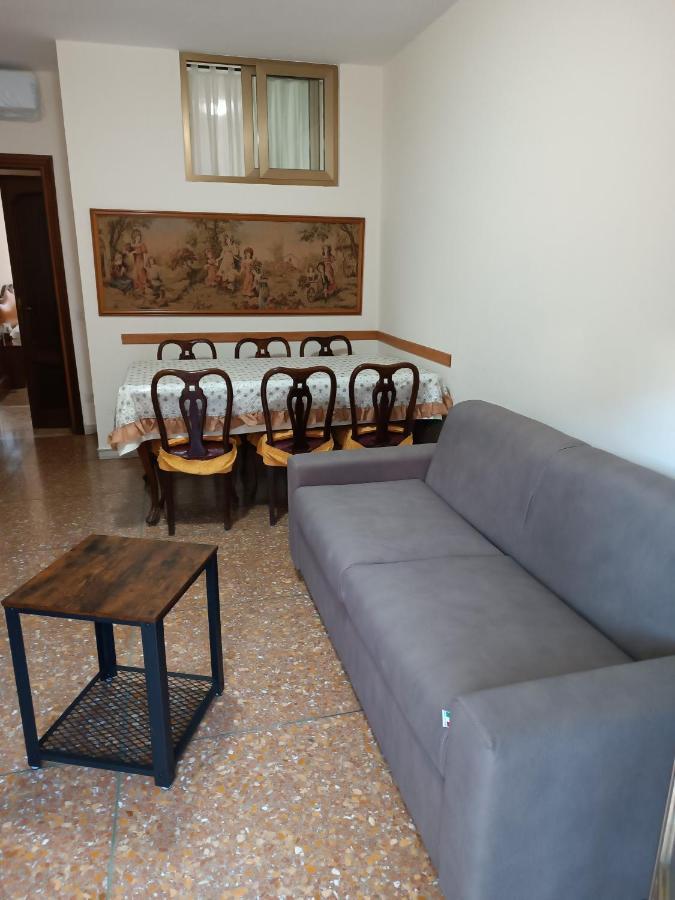 Hortis Apartment, 5 Persone, 2 Camere, Balcone, Metro C E Tram Per Il Centro Rome Bagian luar foto