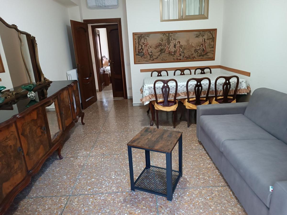 Hortis Apartment, 5 Persone, 2 Camere, Balcone, Metro C E Tram Per Il Centro Rome Bagian luar foto