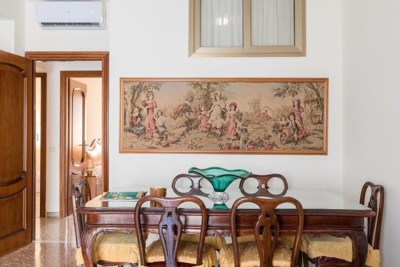 Hortis Apartment, 5 Persone, 2 Camere, Balcone, Metro C E Tram Per Il Centro Rome Bagian luar foto